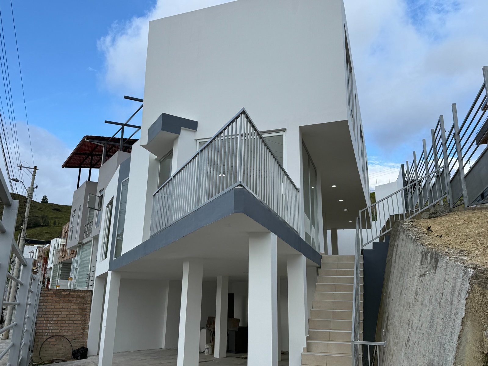 Exterior of the new three-bedroom house in Altos del Valle, Loja Ecuador