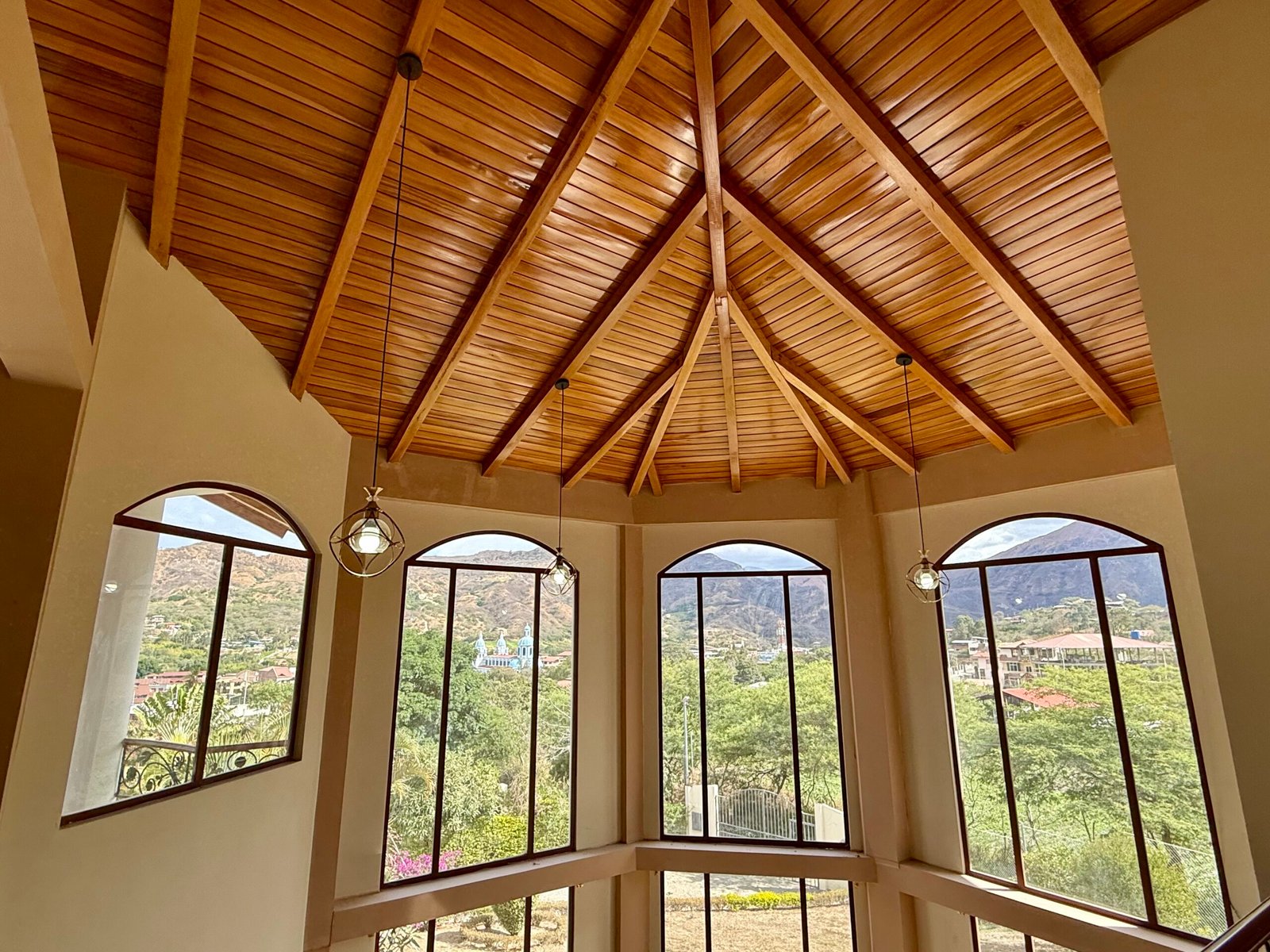 Vaulted wood-and-tile roof structure