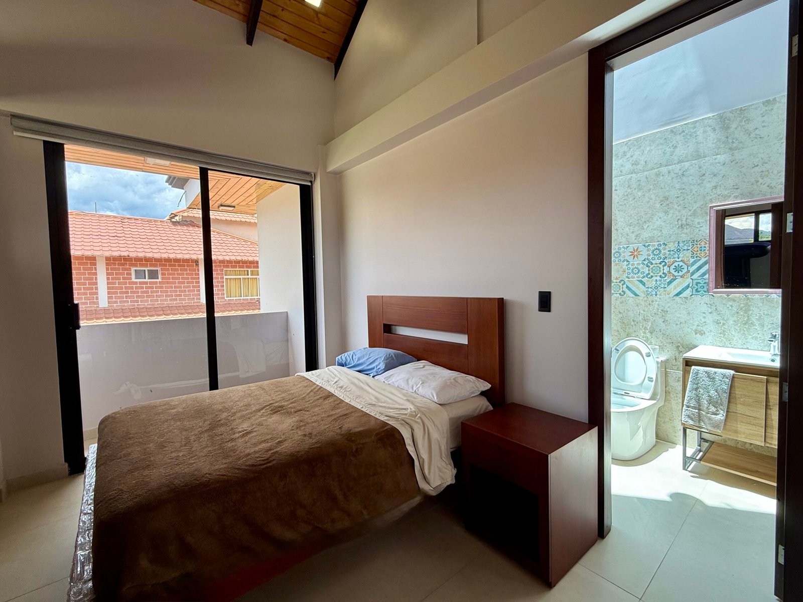 Bedroom with private en-suite bathroom